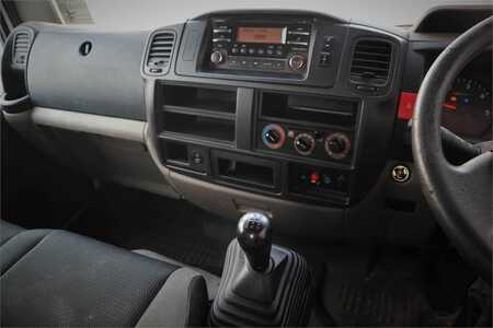 Autohoogwerker  Isoli PNT205NH Driving Licence B/3, Nissan Cabstar 35.12 (11)