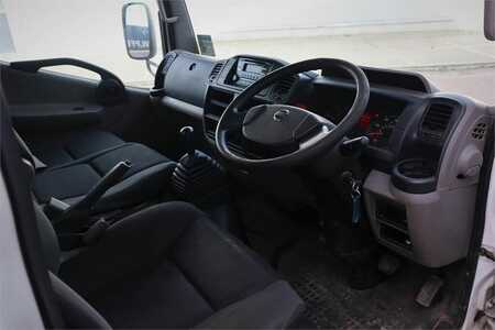 Plošina na nákladním automobilu  Isoli PNT205NH Driving Licence B/3, Nissan Cabstar 35.12 (3)