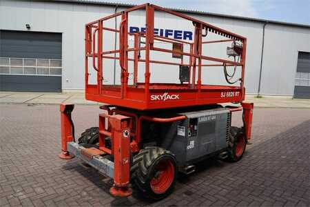 Scissor lift  Skyjack SJ6826 Diesel, 4x4 Drive, 10m Working Height, 567k (2)