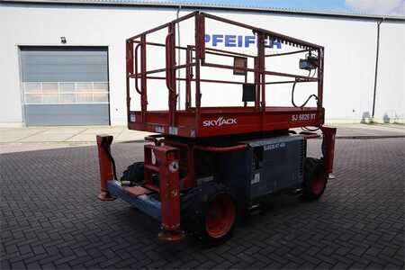 Sakse arbejds platform  Skyjack SJ6826 Diesel, 4x4 Drive, 10m Working Height, 567 (2)