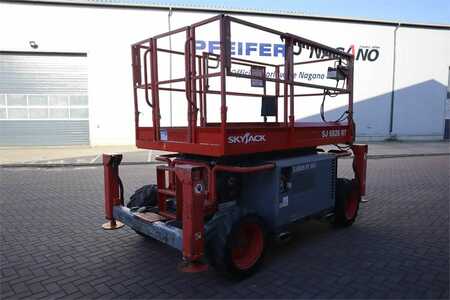 Saxliftar  Skyjack SJ6826 Diesel, 4x4 Drive, 10m Working Height, 567k (3)