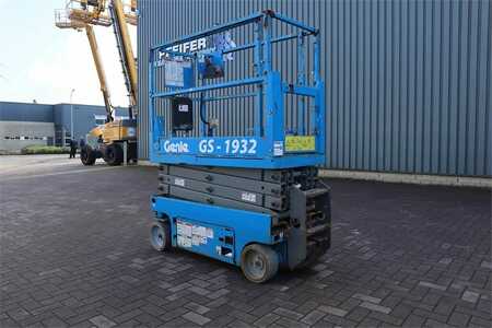 Genie GS1932 Electric, Working Height 7.8 m, 227kg Capac