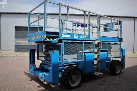 Scissor lift  Genie GS4390 Diesel, 4x4 Drive, 15.11m Working Height 68 (2)