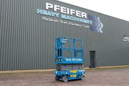 Pracovní plošina s nůžkovým zdvihem - Genie GS1330M ALL-ELECTRIC DC DRIVE, 5.9M WORKING HEIGHT (1)