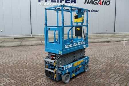 Pracovní plošina s nůžkovým zdvihem - Genie GS1330M All-Electric DC Drive, 5.9m Working Height (3)