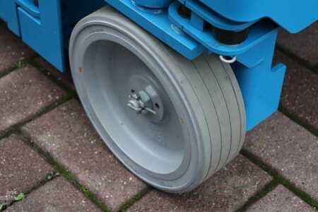 Pracovní plošina s nůžkovým zdvihem - Genie GS1330M All-Electric DC Drive, 5.9m Working Height (7)