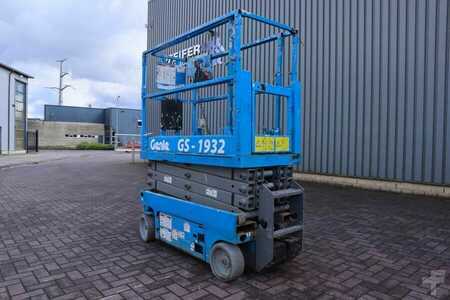 Scissors Lifts  Genie GS1932 Electric, Working Height 7.8 m, 227kg Capac (8)