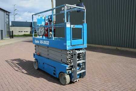 Scissor lift - Genie GS2632 Electric, 10m Working Height, Non Marking T (4)