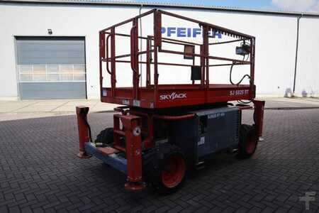 Sakse arbejds platform  Skyjack SJ6826 Diesel, 4x4 Drive, 10m Working Height, 567 (2)