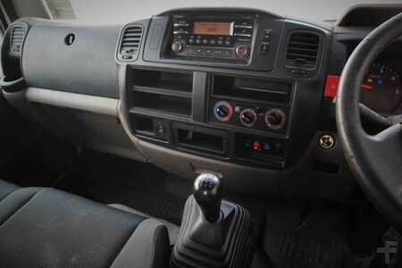 Autohoogwerker  Isoli PNT205NH Driving Licence B/3, Nissan Cabstar 35.12 (11)