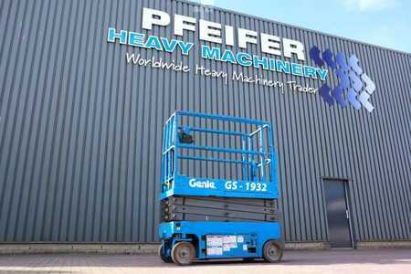 Scissor lift  Genie GS1932 Electric, Working Height 7.8 m, 227kg Capac (1)