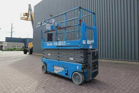 Plataforma Tijera  Genie GS2632 Electric, Working Height 10m, 227kg Capacit (4)