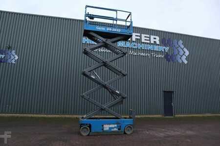 Scissor lift  Genie GS2632 Electric, Working Height 10m, 227kg Capacit (3)