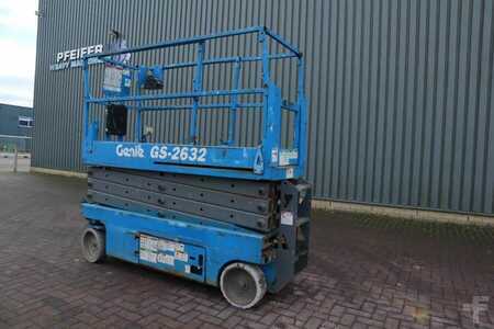 Scissor lift  Genie GS2632 Electric, Working Height 10m, 227kg Capacit (9)