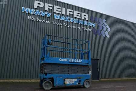 Scissor lift  Genie GS2632 Electric, Working Height 10m, 227kg Capacit (1)