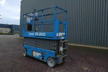 Scissor lift  Genie GS2632 Electric, Working Height 10m, 227kg Capacit (9)