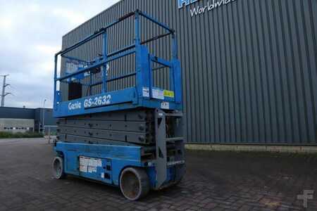 Scissor lift  Genie GS2632 Electric, Working Height 10m, 227kg Capacit (8)