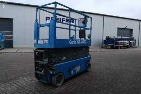 Scissor lift  Genie GS2632 Electric, Working Height 10m, 227kg Capacit (2)