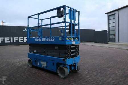 Scissor lift  Genie GS2632 Electric, Working Height 10m, 227kg Capacit (8)