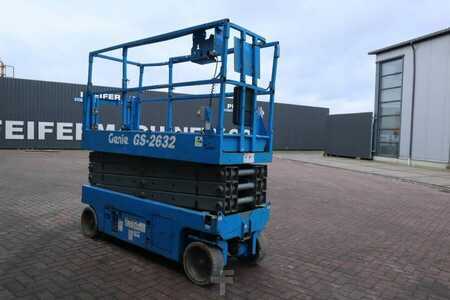 Scissor lift  Genie GS2632 Electric, Working Height 10m, 227kg Capacit (8)