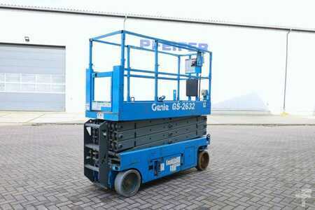 Scissor lift  Genie GS2632 Electric, Working Height 10m, 227kg Capacit (2)