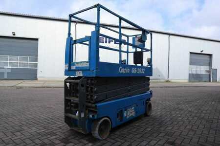 Scissor lift  Genie GS2632 Electric, Working Height 10m, 227kg Capacit (2)