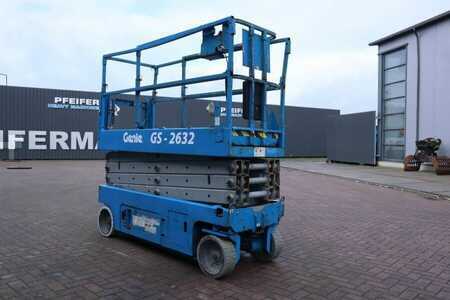 Scissor lift  Genie GS2632 Electric, Working Height 10m, 227kg Capacit (8)