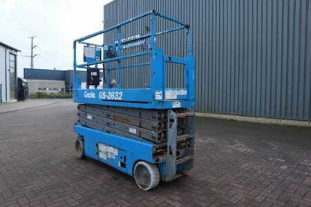 Scissor lift  Genie GS2632 Electric, Working Height 10m, 227kg Capacit (8)