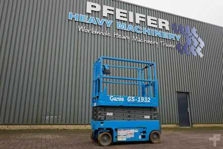 Scissor lift  Genie GS1932 Electric, Working Height 7.8 m, 227kg Capac (1)