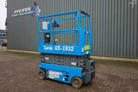 Scissor lift  Genie GS1932 Electric, Working Height 7.8 m, 227kg Capac (9)