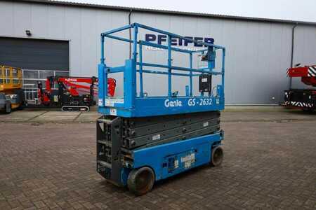 Scissor lift  Genie GS2632 Electric, Working Height 10m, 227kg Capacit (2)