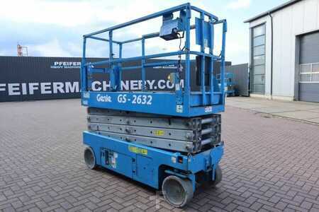 Scissor lift  Genie GS2632 Electric, Working Height 10m, 227kg Capacit (2)