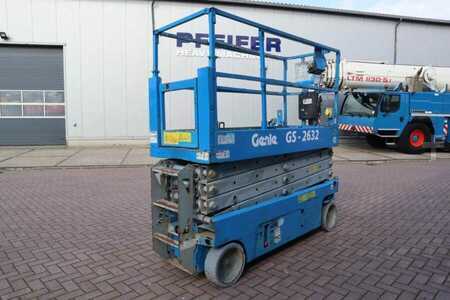 Scissor lift  Genie GS2632 Electric, Working Height 10m, 227kg Capacit (3)