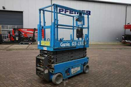 Scissor lift  Genie GS1932 Electric, Working Height 7.8 m, 227kg Capac (2)