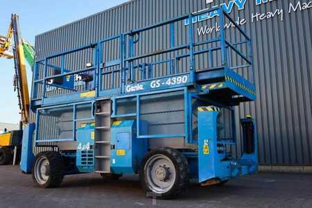 Saxliftar  Genie GS4390 Diesel, 4x4 Drive, 15m Working Height, 680k (10)