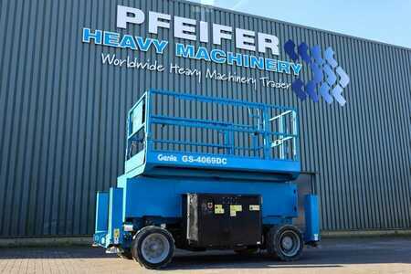 Piattaforme aeree a pantografo - Genie GS4069DC Electric, 14m Working Height, 363kg Capac (1)