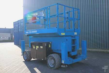Piattaforme aeree a pantografo - Genie GS4069DC Electric, 14m Working Height, 363kg Capac (8)