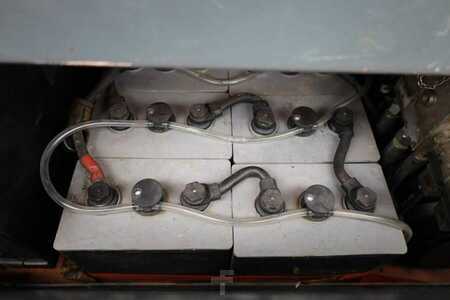 Piattaforme aeree a pantografo - Holland Lift Ecostar HL-11816 Electric, 14m Working Height, 300 (9)