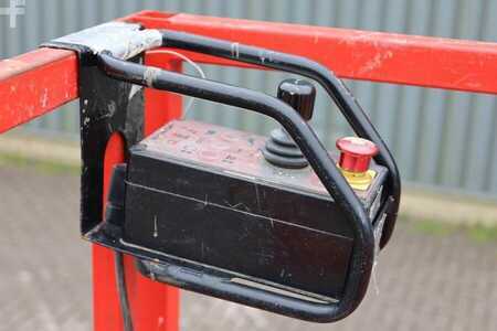 Piattaforme aeree a pantografo - Holland Lift Ecostar HL-9710 Electric, 12m Working Height, 325k (4)