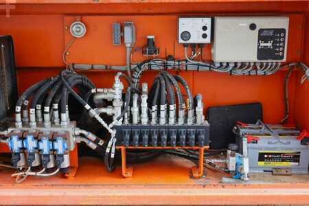 Saxliftar  JLG 210-25 Diesel, 4x4 Drive, 23m Working Height, 1000 (12)