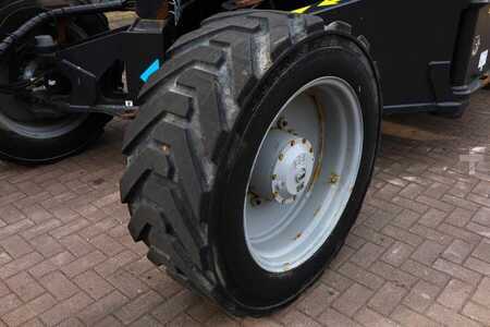 Gelenkteleskopbühne  Genie ZX135/70 Diesel, 4x4x4 Drive, 43m Working Height, (18)