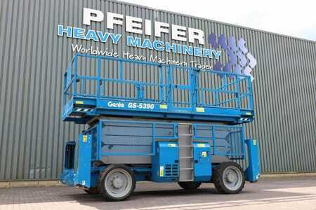 Pracovní plošina s nůžkovým zdvihem - Genie GS5390 Diesel, 4x4 Drive, 18.15m Working Height, 6 (1)