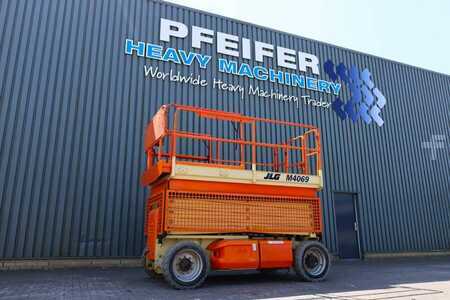Pracovní plošina s nůžkovým zdvihem - JLG M4069 Hybrid, 14.2m Working Height, 360kg Capacity (1)