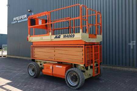 Pracovní plošina s nůžkovým zdvihem - JLG M4069 Hybrid, 14.2m Working Height, 360kg Capacity (8)