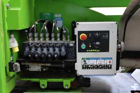Csukló munka emelvény - Niftylift HR17N Hybrid MK3 Hybrid Battery & Diesel, 17m Work (11)