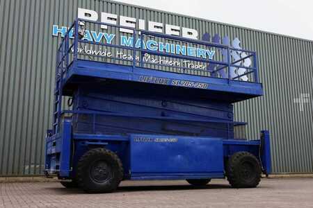 Scissors Lifts  Liftlux SL205-25D4WDS/P Diesel, 4x4 Drive, Hydraulic Deck (1)