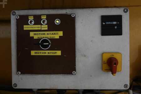 Scissors Lifts  Liftlux SL205-25D4WDS/P Diesel, 4x4 Drive, Hydraulic Deck (10)