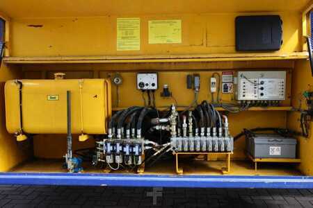 Scissors Lifts  Liftlux SL210-25 D4WD S/P Diesel, Hydraulic Deck Extension (13)