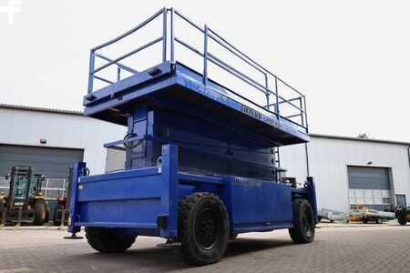 Scissors Lifts  Liftlux SL210-25 D4WD S/P Diesel, Hydraulic Deck Extension (2)