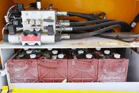 Saksinostimet - Haulotte Compact 12RTE Electric, 12m Working Height, 450kg (11)